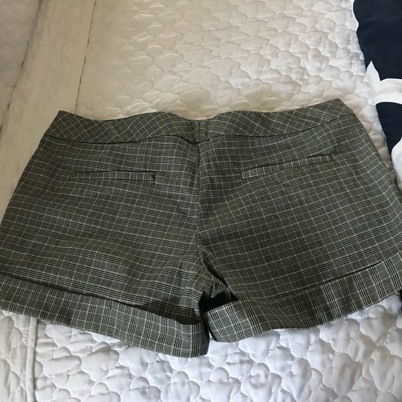 Shorts - Picture 2 of 3